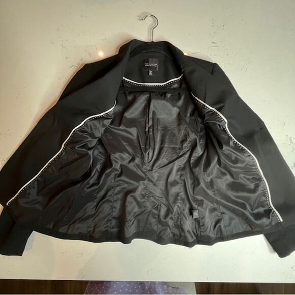 The Limited Black Collection Blazer Size 8P - Picture 10 of 12